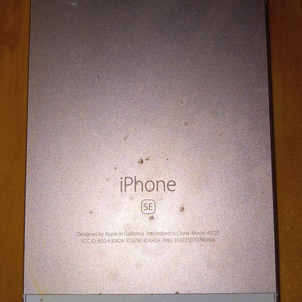 IPhone se - Picture 2 of 2